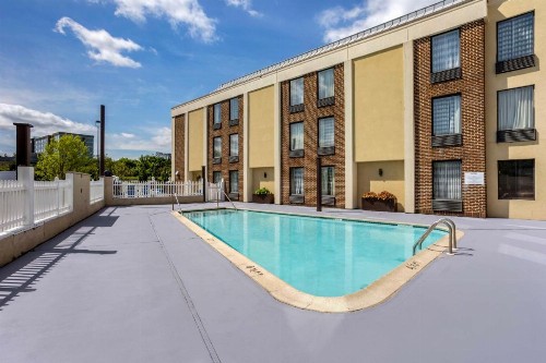 Best Western Harrisburg North Hotel - image 37