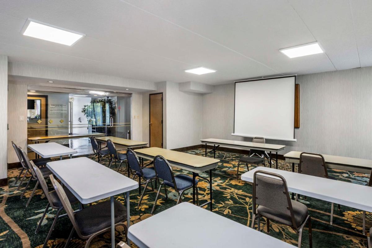 Best Western Harrisburg North Hotel - image 6