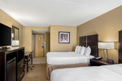 Best Western Harrisburg North Hotel - image 8