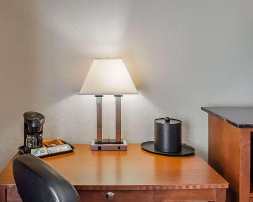 Quality Inn Riverfront - image 16