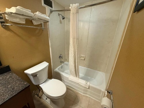Quality Inn Riverfront - image 25