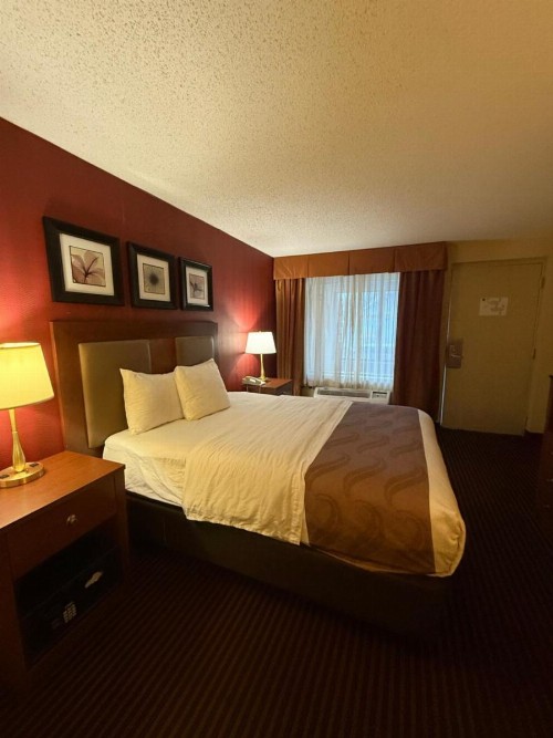 Quality Inn Riverfront - image 26