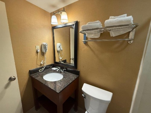 Quality Inn Riverfront - image 29
