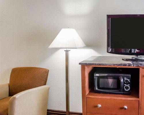 Quality Inn Riverfront - image 9
