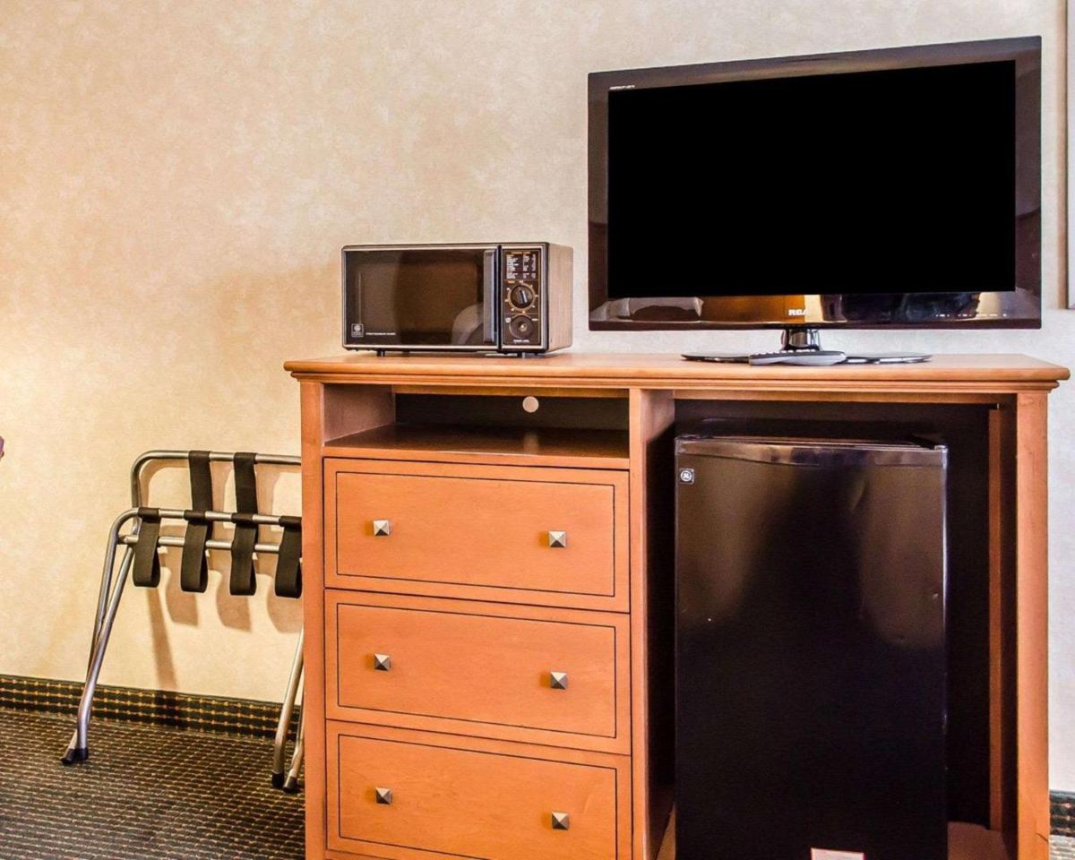 Quality Inn Harrisburg - Hershey Area - image 2