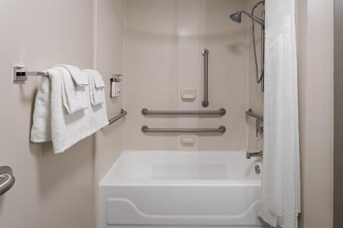 Holiday Inn Express Harrisburg NE an IHG Hotel - image 22
