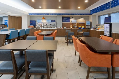 Holiday Inn Express Harrisburg NE an IHG Hotel - image 6