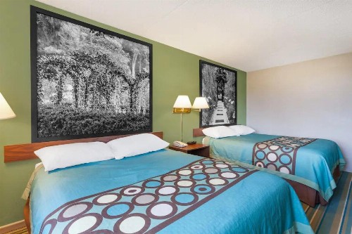 Super 8 by Wyndham Harrisburg Hershey West - image 15