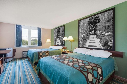 Super 8 by Wyndham Harrisburg Hershey West - image 9