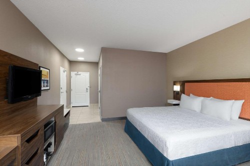 Hampton Inn & Suites Harrisburg - image 26