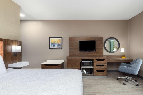 Hampton Inn & Suites Harrisburg - image 28