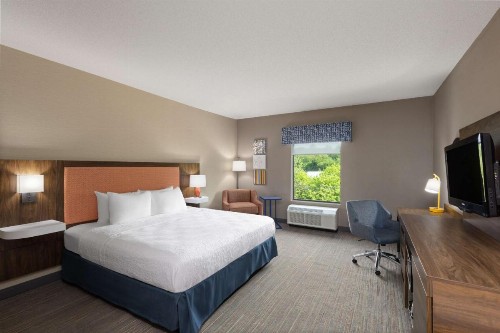 Hampton Inn & Suites Harrisburg - image 33