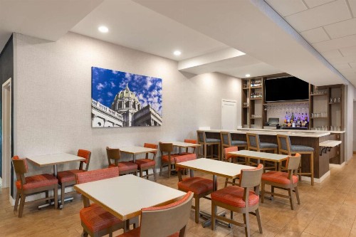 Hampton Inn & Suites Harrisburg - image 40