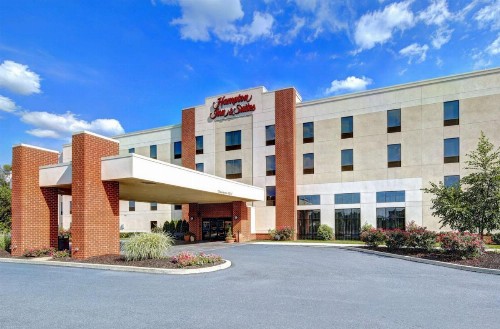 Hampton Inn & Suites Harrisburg - image 41