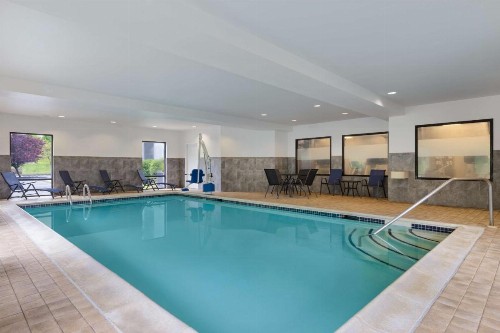 Hampton Inn & Suites Harrisburg - image 6