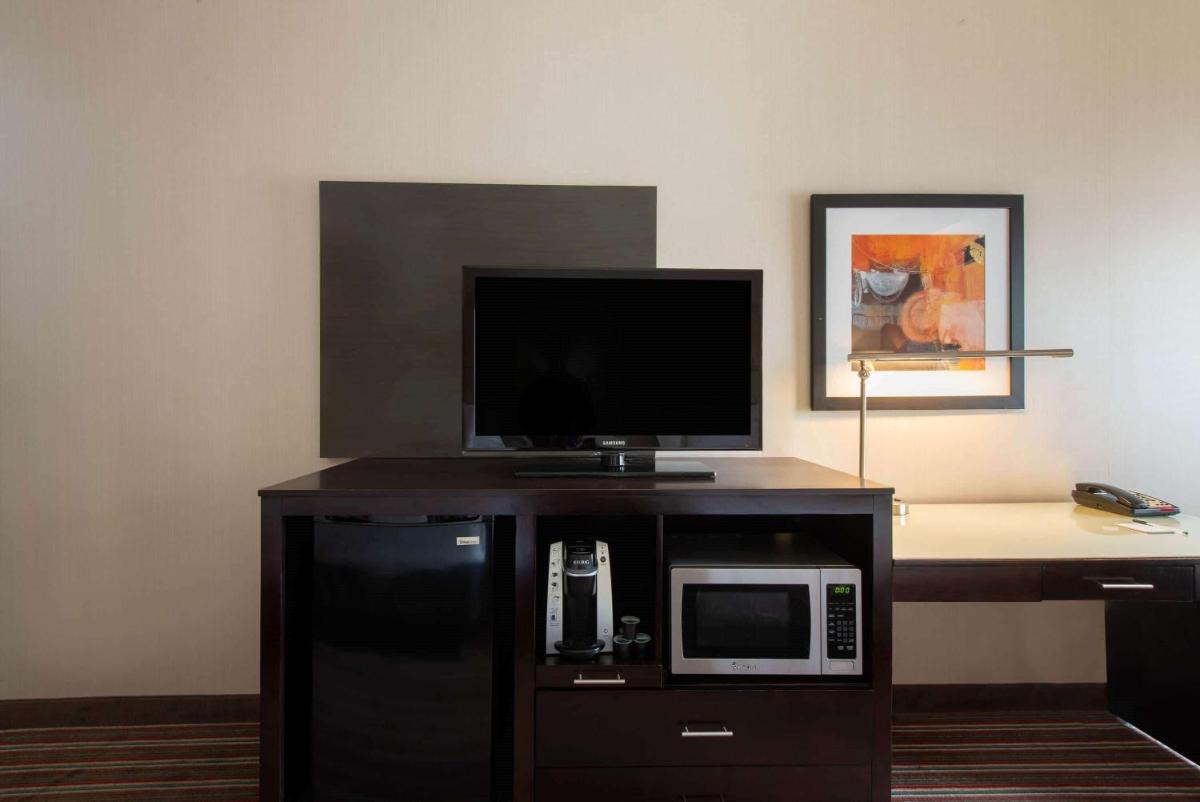 La Quinta by Wyndham Harrisburg-Hershey - image 3