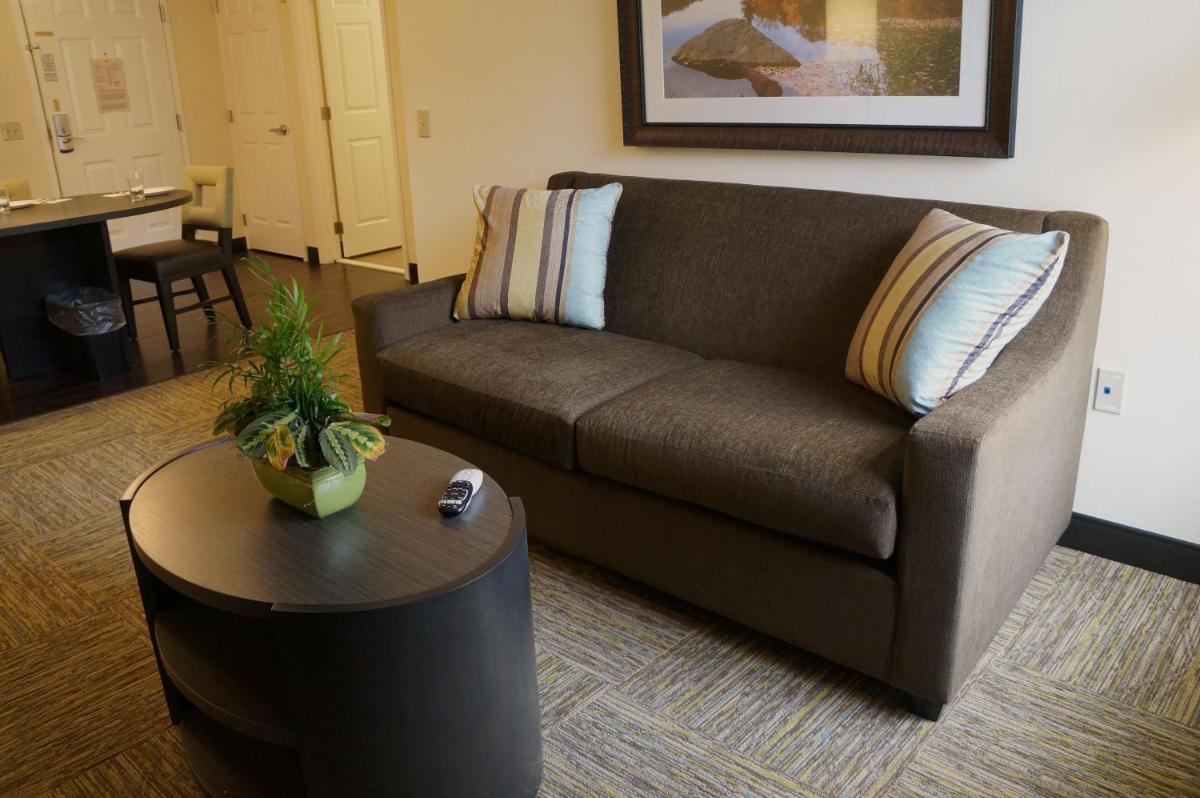 Candlewood Suites Harrisburg-Hershey an IHG Hotel - image 2