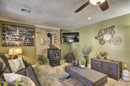 Harrisburg Home with Huge Yard By Hersheypark! - image 10