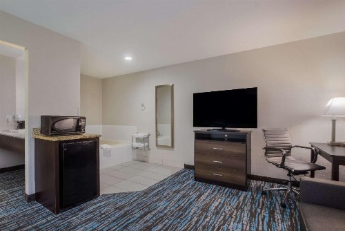 Baymont by Wyndham Harrodsburg - image 23
