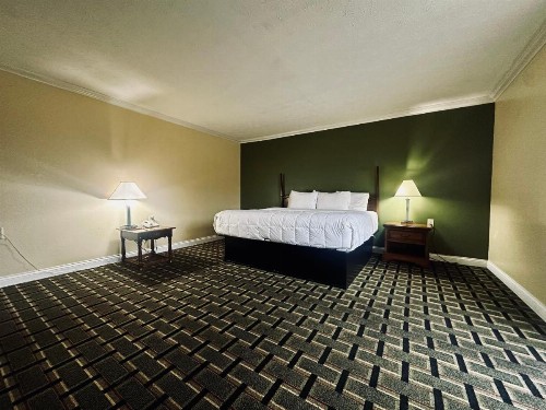 Quality Inn - image 12