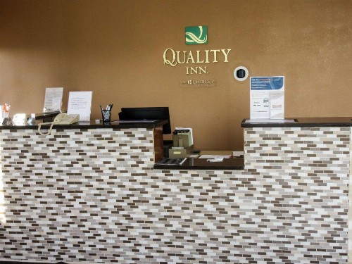 Quality Inn - image 2
