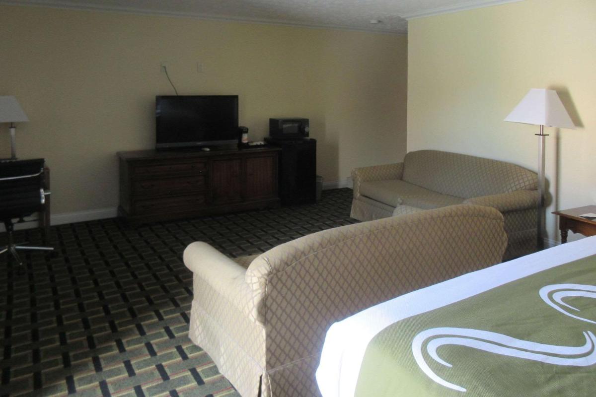 Quality Inn - image 4