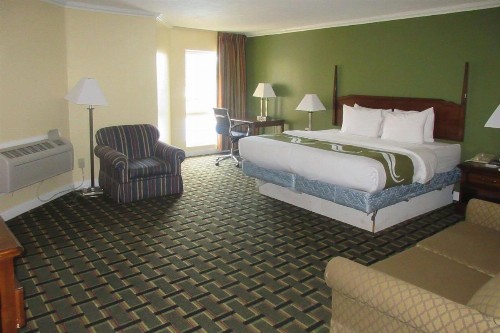 Quality Inn - image 5