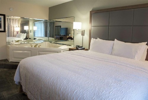 Hampton Inn Hartwell Ga - image 13