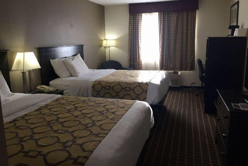 Baymont by Wyndham Harvard - image 3