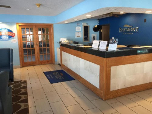 Baymont by Wyndham Harvard - image 6