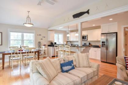 728 1 Mile to Nantucket Sound Beach Beautifully Updated Great Outdoor Space Central Air