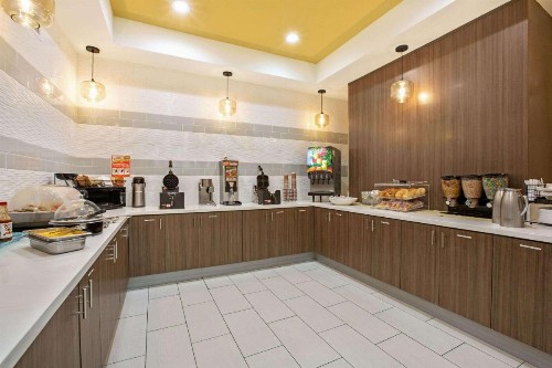 La Quinta by Wyndham NE Long Beach/Cypress - image 22