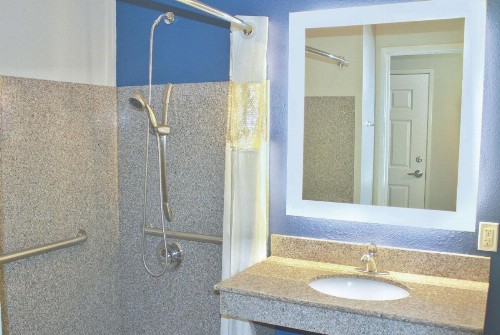 La Quinta by Wyndham NE Long Beach/Cypress - image 49