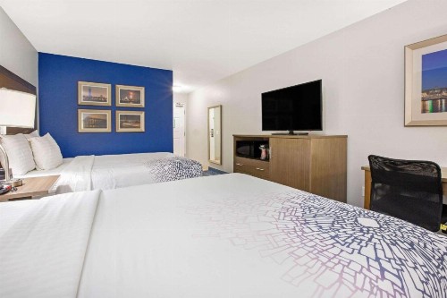 La Quinta by Wyndham NE Long Beach/Cypress - image 9