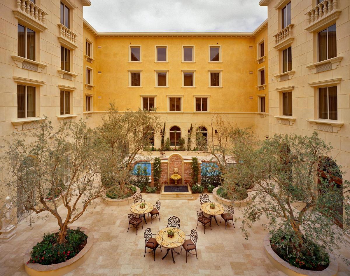 Ayres Hotel Manhattan Beach - image 3