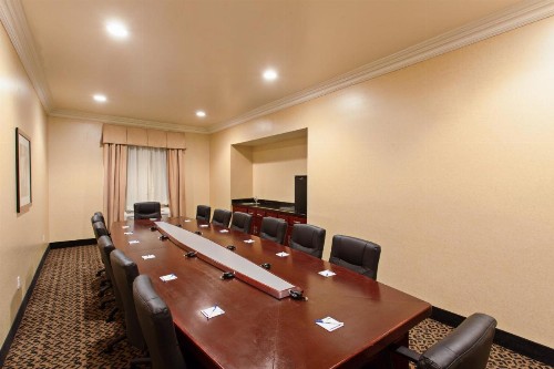 Holiday Inn Express Hotel & Suites Los Angeles Airport Hawthorne an IHG Hotel - image 16
