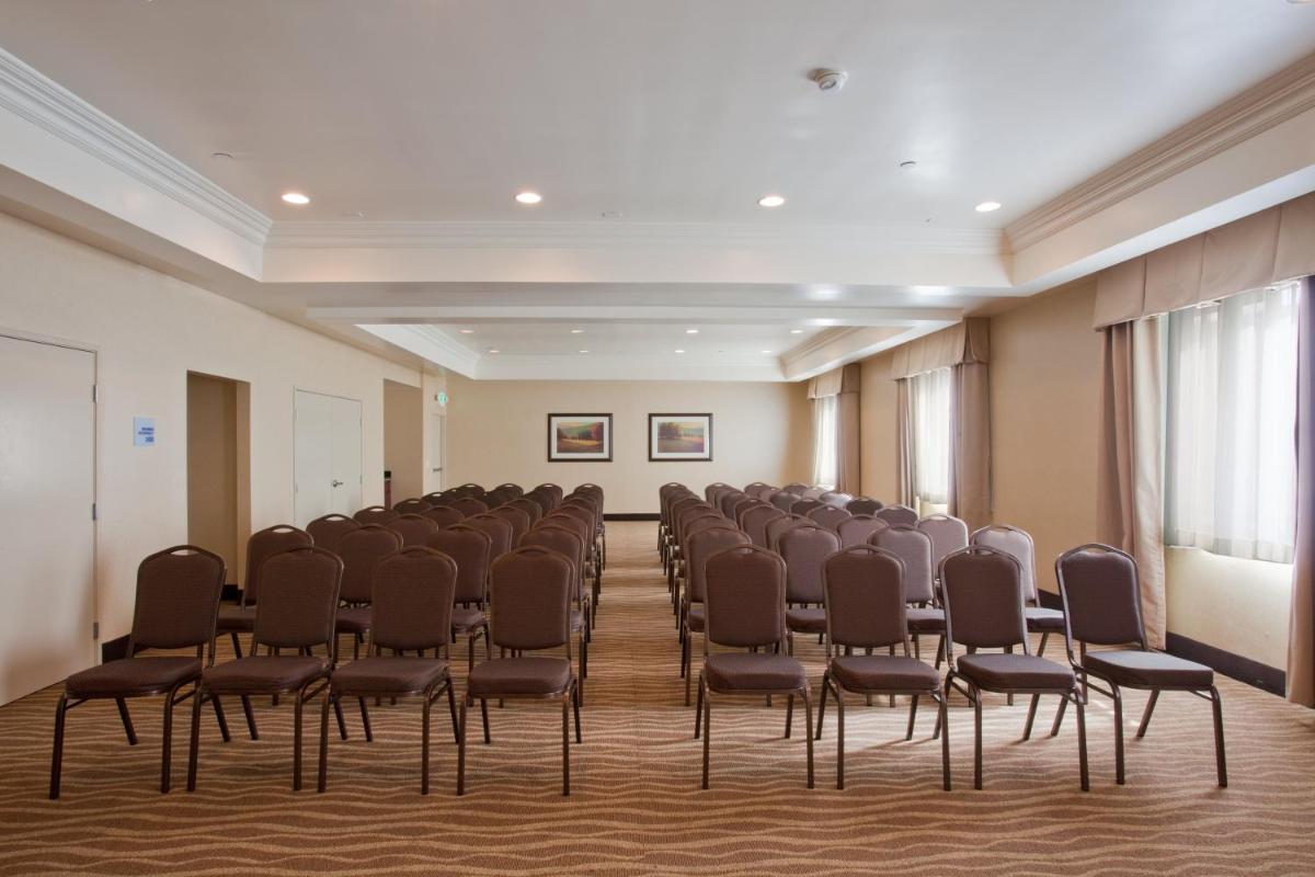 Holiday Inn Express Hotel & Suites Los Angeles Airport Hawthorne an IHG Hotel - image 5