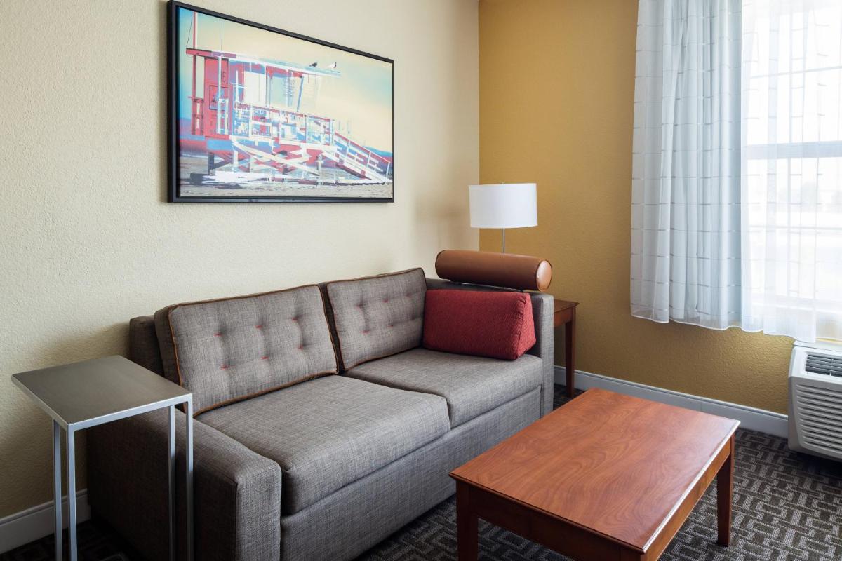 TownePlace Suites Los Angeles LAX Manhattan Beach - image 4
