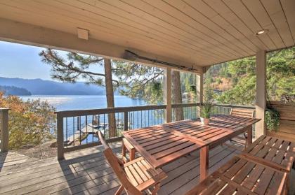 Waterfront Lake Studio with Deck and Beach Access!