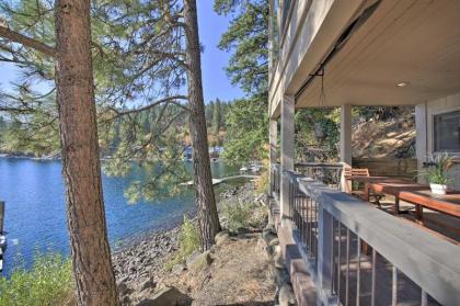 Waterfront Lake Studio with Deck and Beach Access! - image 4