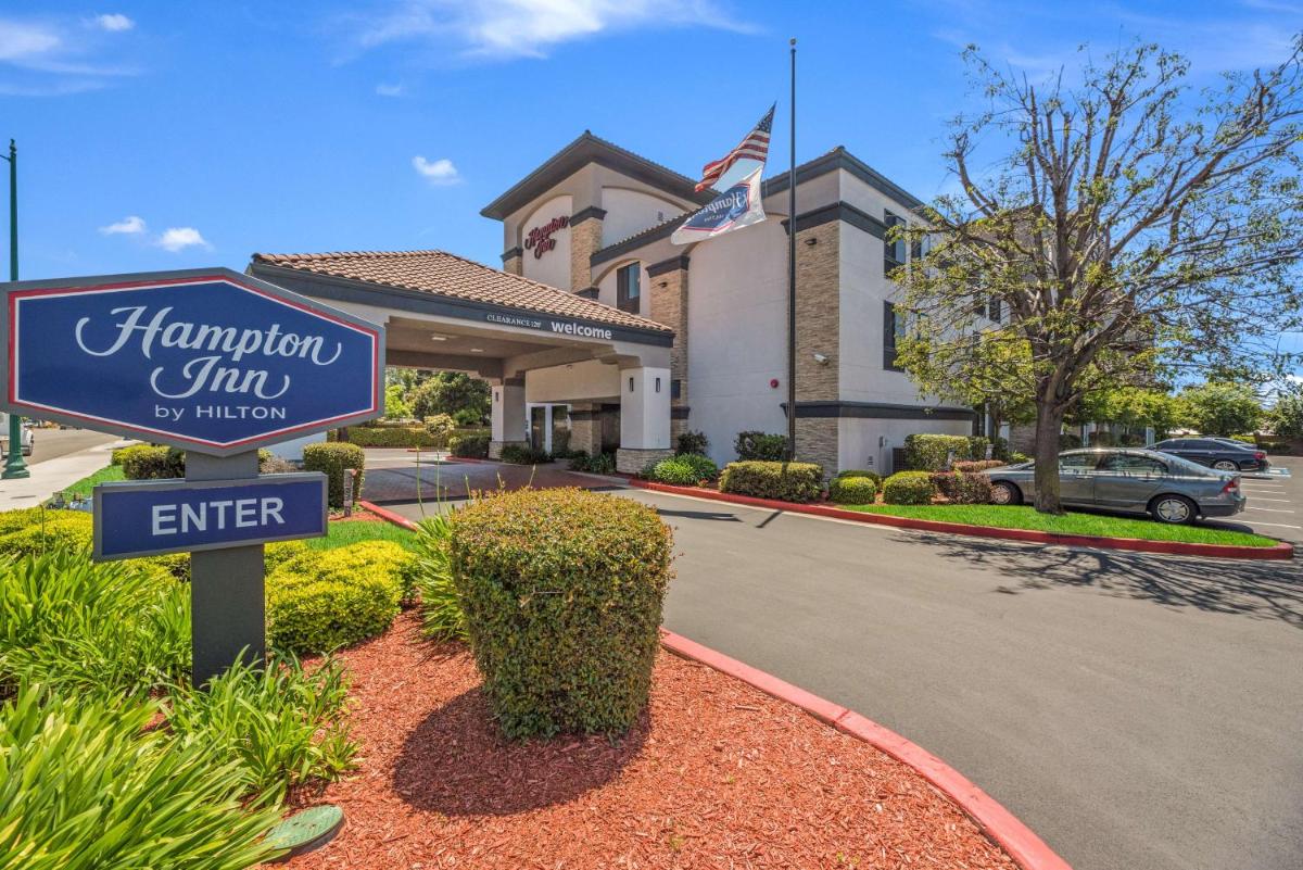Hampton Inn Oakland-Hayward - main image