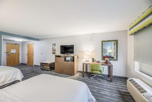 Hampton Inn Oakland-Hayward - image 13