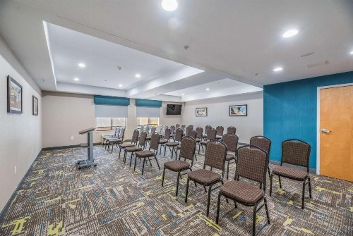 Hampton Inn Oakland-Hayward - image 17