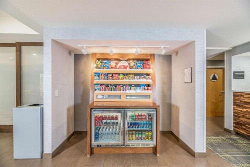 Hampton Inn Oakland-Hayward - image 22
