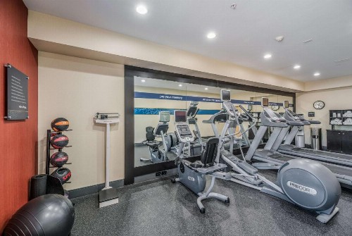 Hampton Inn Oakland-Hayward - image 24