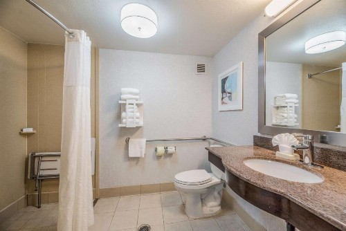 Hampton Inn Oakland-Hayward - image 5