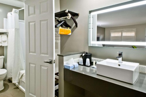 Quality Inn Hayward - image 27