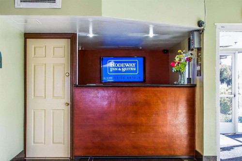Rodeway Inn & Suites Hayward - image 4