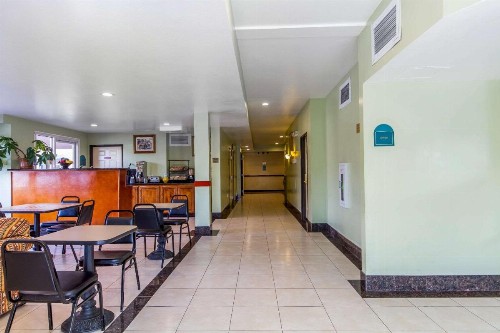 Rodeway Inn & Suites Hayward - image 9