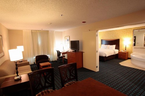 Fairfield Inn & Suites Oakland Hayward - image 12